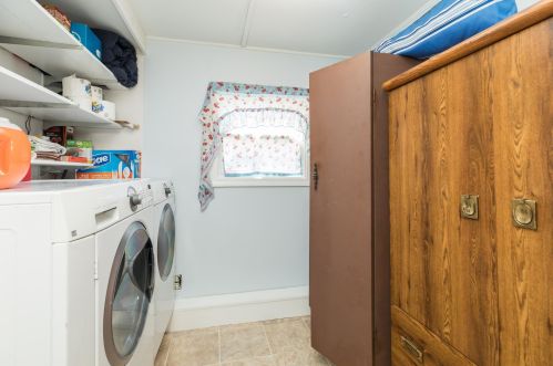 9 Friendship Dr, Salem NH  03079-3016 exterior