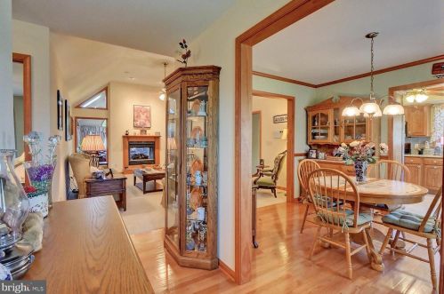 17461 Oakridge Dr, Slaughter Beach, DE 19963-3486