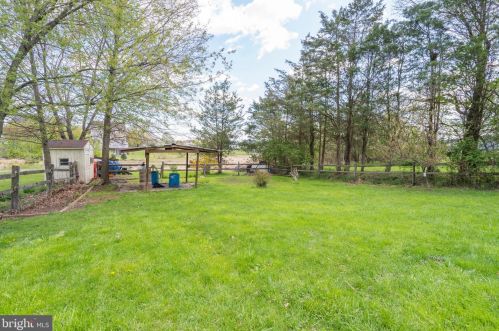 1733 Swamp Pike, Gilbertsville PA  19525-9704 exterior