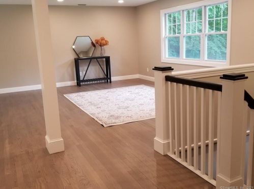 56 Wopowog Rd, East Hampton CT  06424-1673 exterior