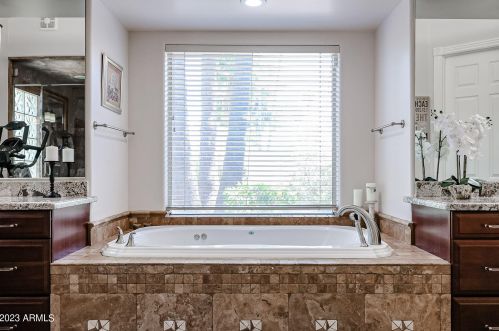 9610 Laurel Ln, Scottsdale AZ 85254-4901 exterior