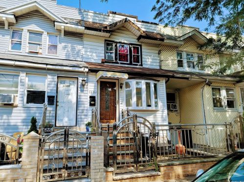92-31 76th St, Jamaica, NY 11421-1001
