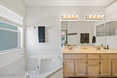 4855 Date Palm St, Cocoa FL 32927-2055 exterior