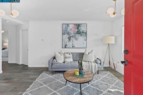 1470 12th St, Oakland CA 94607-2048 exterior