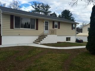 232 Beach Rd, Waterbury, CT 06716-1629