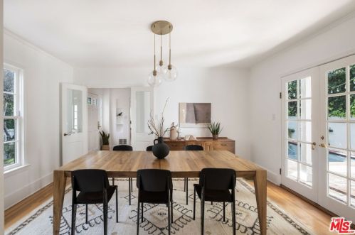 3911 Benedict Canyon Dr, Van Nuys CA  91423-4625 exterior