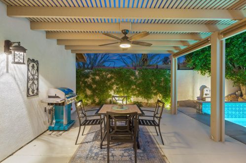 51915 Avenida Alvarado, La Quinta CA  92253-3190 exterior