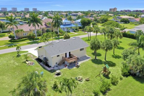 469 Hartley St, Marco Island FL  34145-2747 exterior