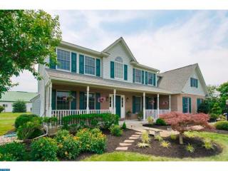 3835 Cedar Dr, Walnutport, PA 18088-9404