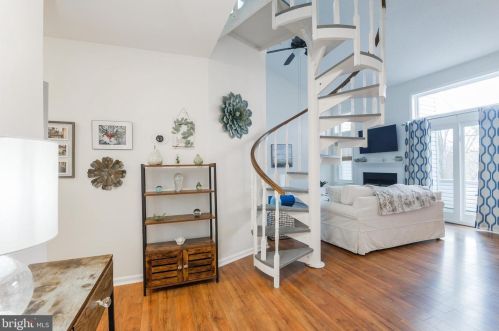 4609 Birch Cir, Wilmington, DE 19808-2943