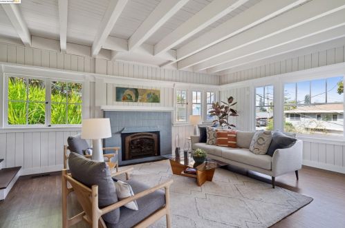 1510 Holman Rd, Oakland CA  94610-1833 exterior