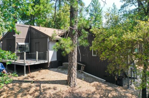 16463 Pine Knoll Rd, Grass Valley CA  95945-8433 exterior