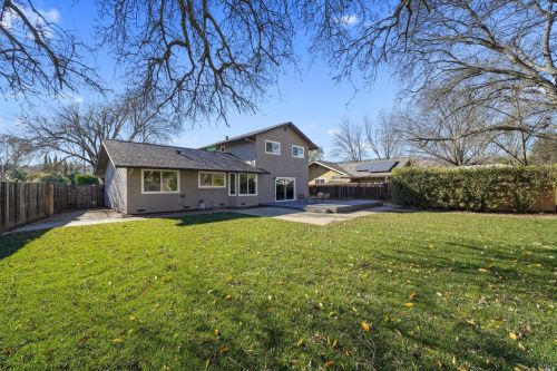 278 Cheyenne Dr, Vacaville CA  95688-2412 exterior