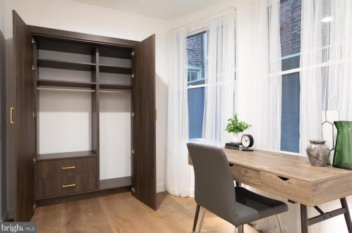 2037 Locust St, Philadelphia PA  19103-5613 exterior