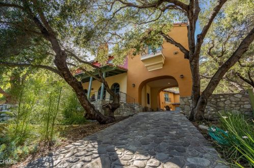 10618 Encino Dr, Oak View, CA 93022-9238