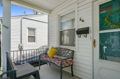44 Schaefer Rd, Maplewood, NJ 07040-3322