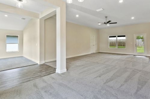 6830 Dragon St, Fort Pierce, FL 34983-1444