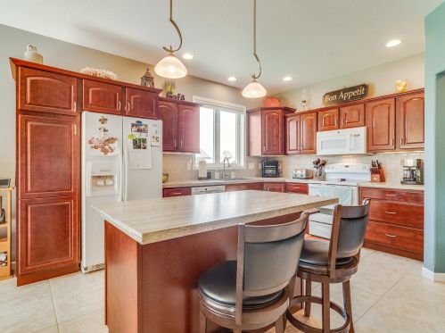 1915 Fauna St, Holmen, WI 54636-8624