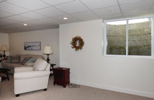 4 Chadwick Ct, Mashpee MA exterior