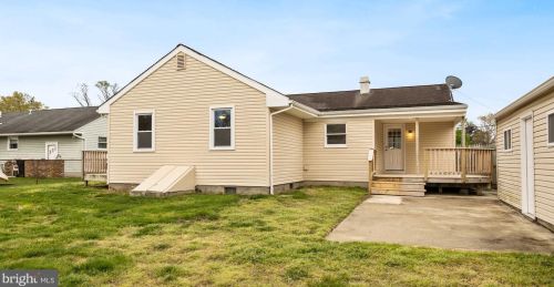 237 Grand Ave, Blenheim NJ  08012-3843 exterior