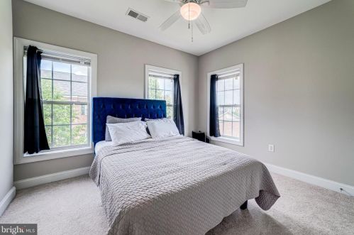 2202 Margraf Cir, Woodbridge VA  22191-4071 exterior