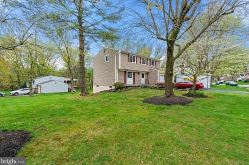 12796 Bradwell Rd, Herndon, VA 20171-2453