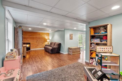 47 Old Woods Rd, Northwood NH  03261-3856 exterior