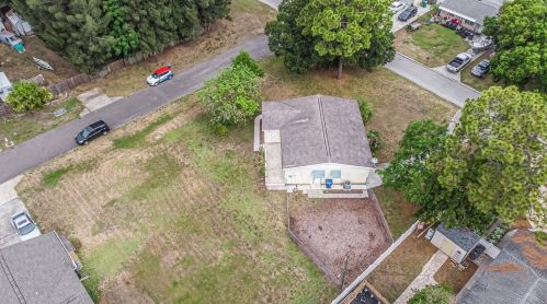 5995 59th Way, Saint Petersburg FL  33709-1833 exterior