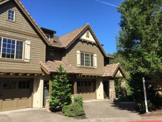 2077 Village Cir, Portland OR  97229-7502 exterior