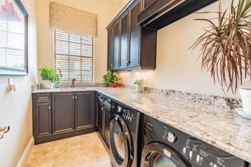 395 Muirfield Loop, Kissimmee FL 34747-6411 exterior