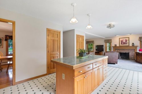 54 Jacobson Farm Rd, East Hampton CT  06424-1659 exterior