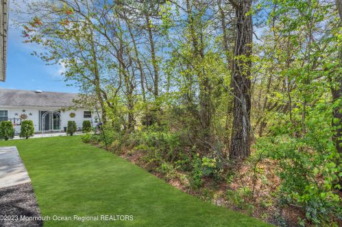 16 Jetty Ct, Bricktown NJ  08723-7225 exterior