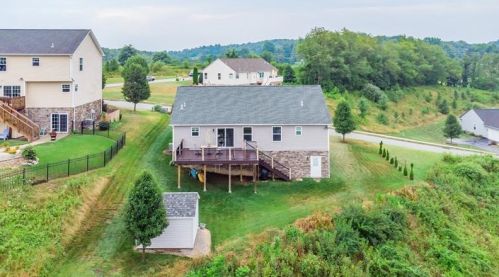 208 Rolling Hill Farm Dr, West Newton PA  15089-2809 exterior