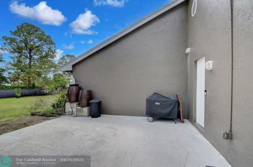 16217 93rd Rd, Town Of Loxahatchee Groves FL  33470-5177 exterior