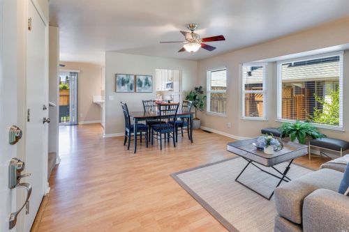 2051 Tokay St, Santa Rosa, CA 95404-6164