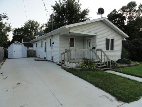 320 Washington St, Monticello, IA 52310-1675