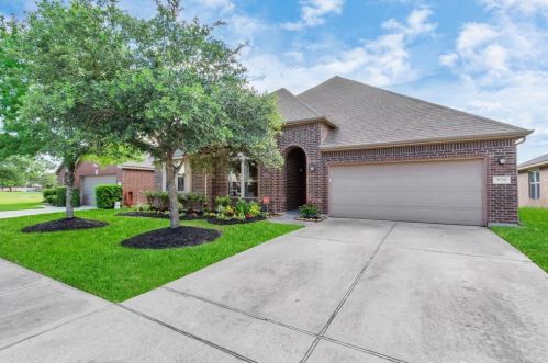 4526 Matagorda Lakes Dr, Humble, TX 77396-4331