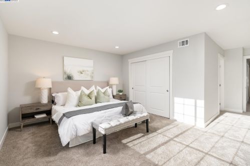 985 Riesling Dr, Pleasanton CA  94566-7219 exterior