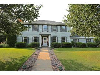 9556 Crescent Ln, Saint Paul, MN 55125-8546