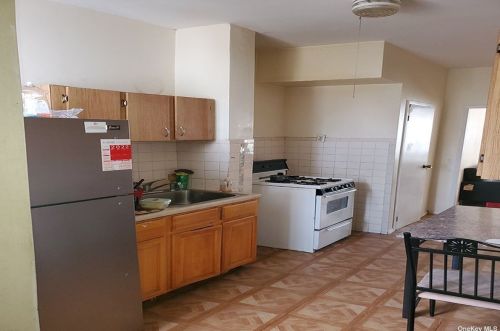 138-13 109th Ave, Jamaica, NY 11435-1411