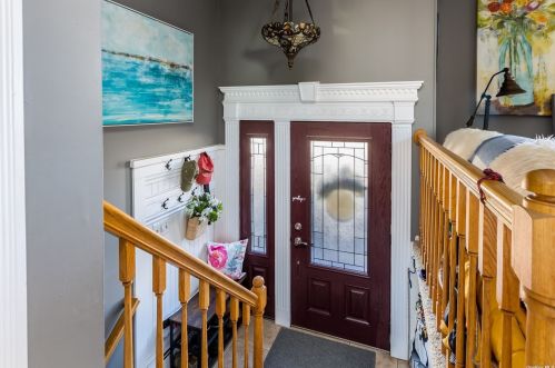 236 22nd St, Deer Park, NY 11729-5825