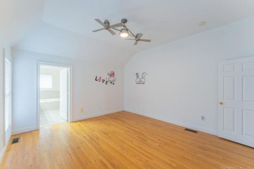 5 Stonewall Rd, Colchester CT  06420-4135 exterior