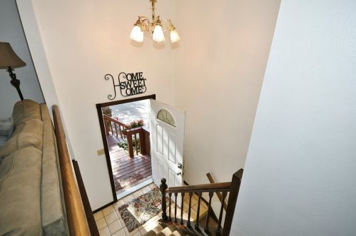 1700 Grove Crest Dr, Pittsburgh, PA 15239-1146