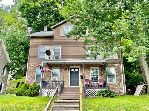 4 Clove Ave, Wantage NJ  07461-1902 exterior