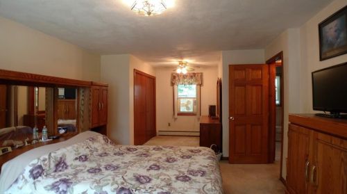 3 Gale Ct, North Providence RI  02904-1035 exterior