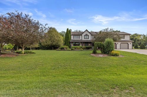 4958 Bayfield Dr, Waterford WI  53185-3376 exterior