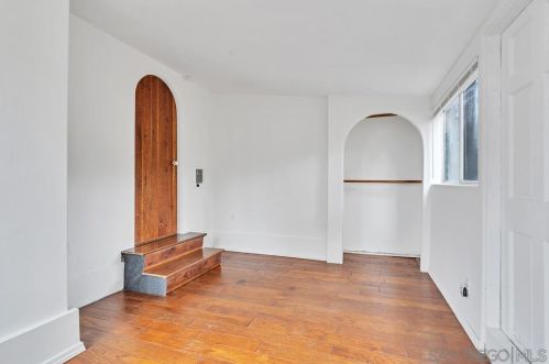 232 Rios Ave, Solana Beach CA  92075-1240 exterior