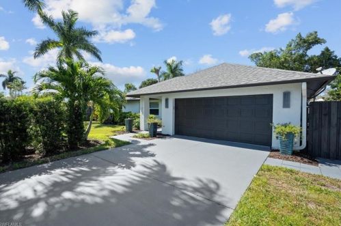 1185 Pompei Ln, Naples, FL 34103-8910