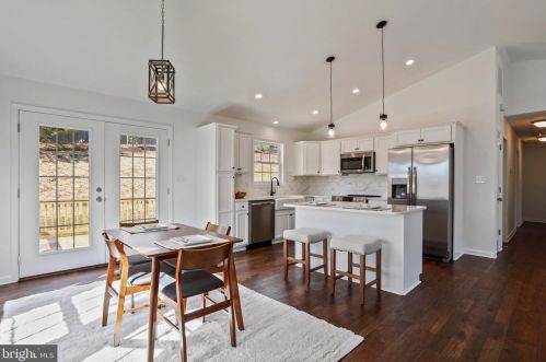 1198 Happy Ridge Dr, Front Royal VA  22630-5302 exterior