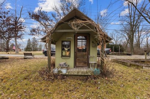 338 Crestway Rd, Englewood OH  45315-9702 exterior